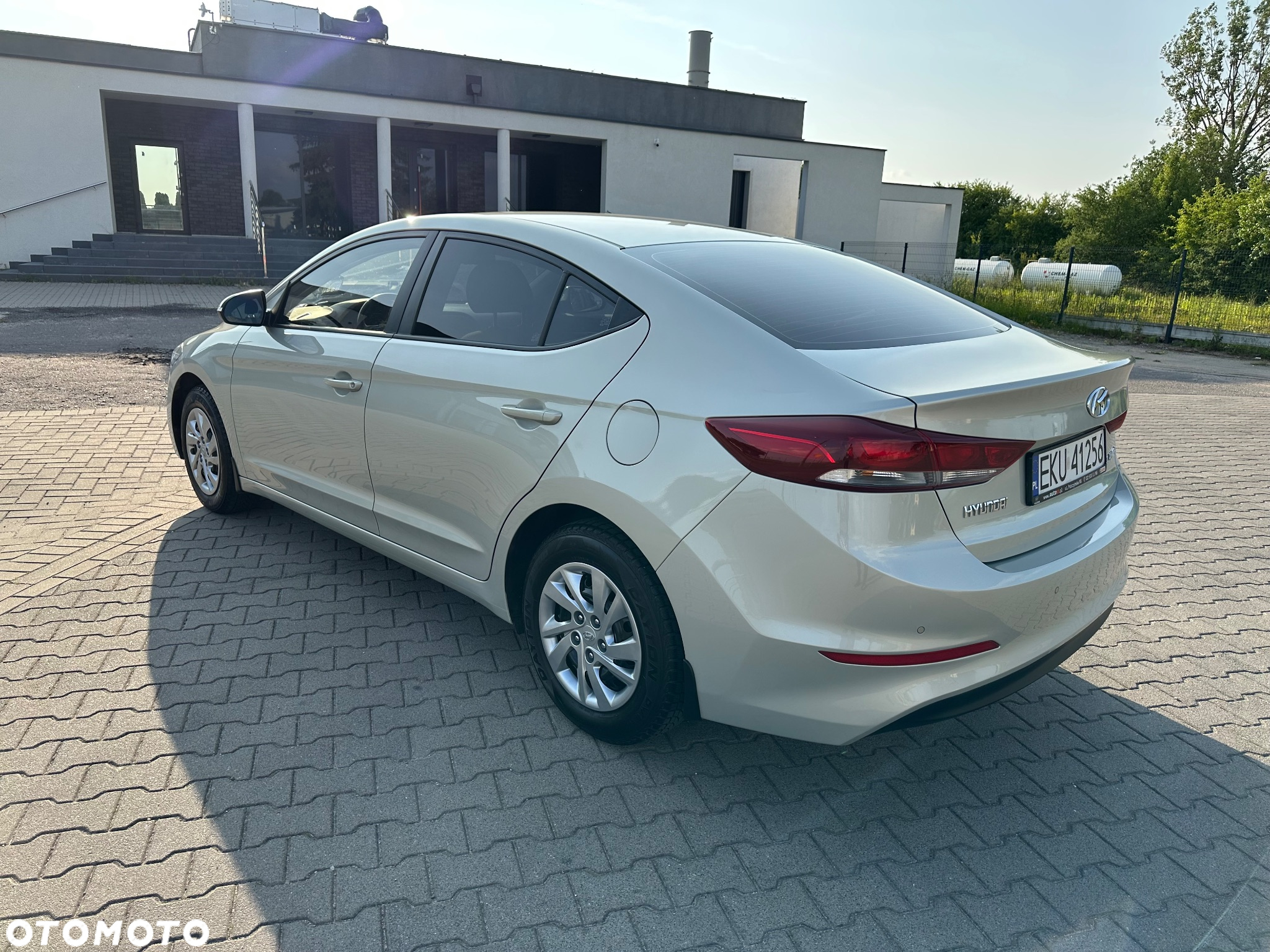 Hyundai Elantra 1.6 Comfort - 4
