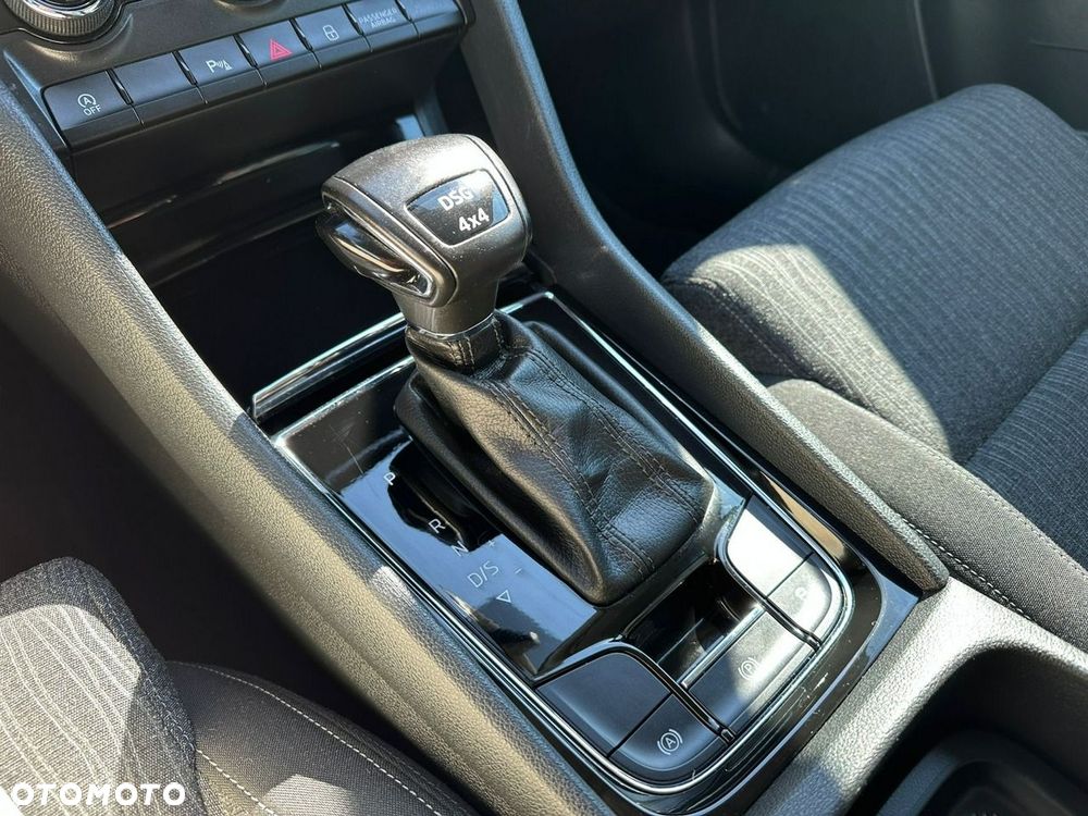 Skoda Karoq 2.0 TDI SCR 4x4 Style DSG - 24