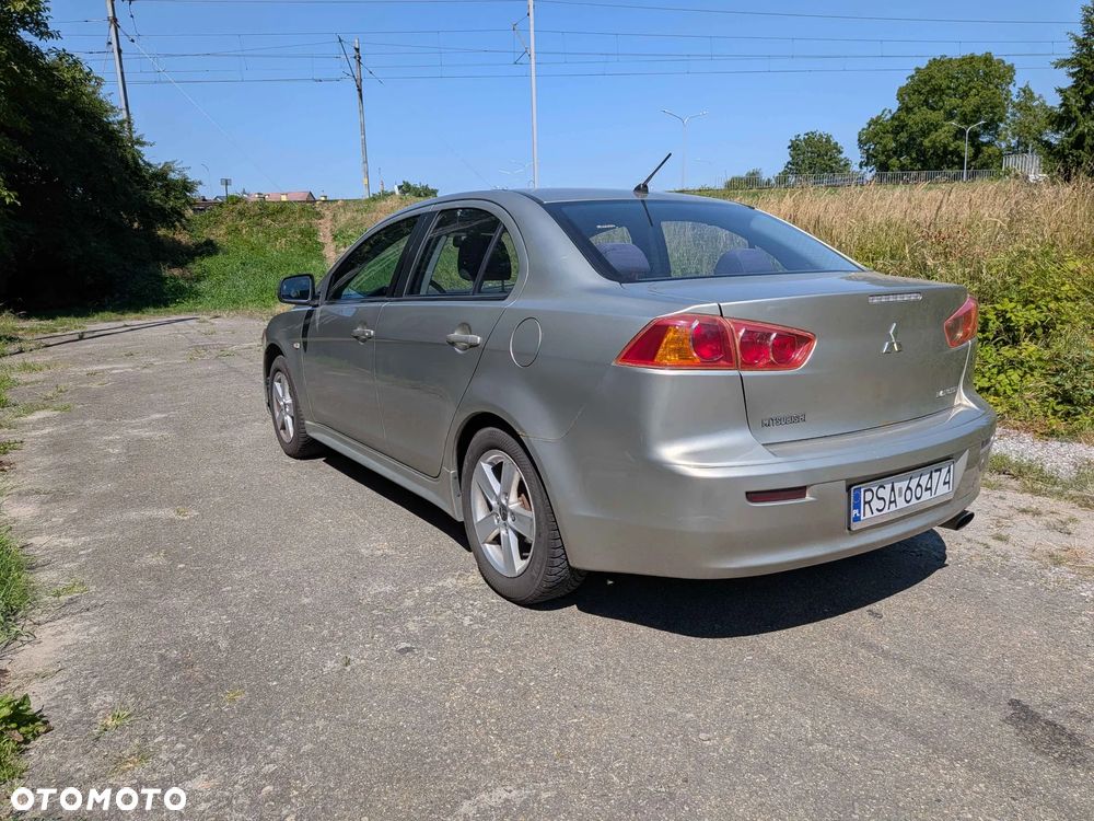 Mitsubishi Lancer 1.8 Invite - 6