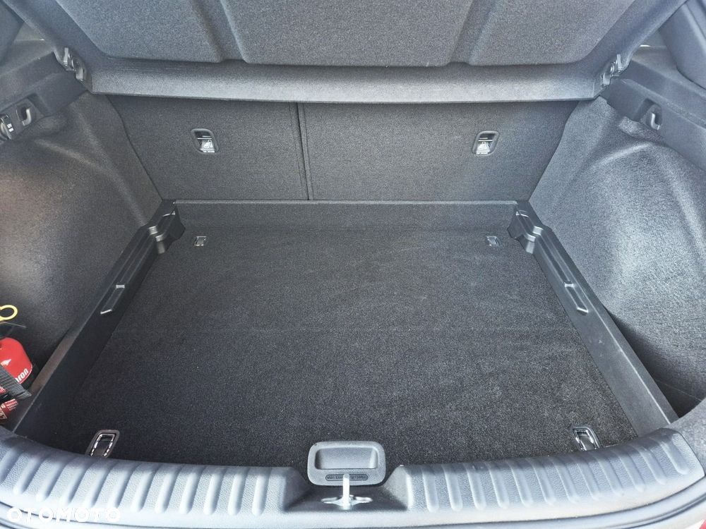 Kia XCeed 1.5 T-GDI Business Line DCT - 30