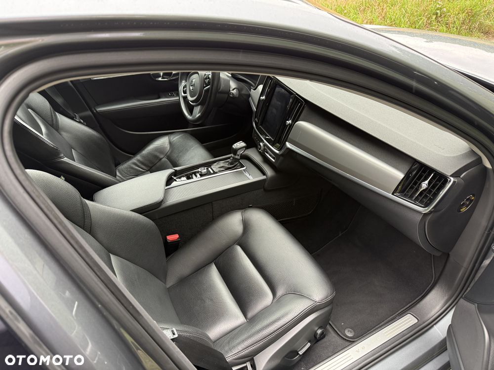 Volvo V90 D4 Geartronic Momentum Pro - 14