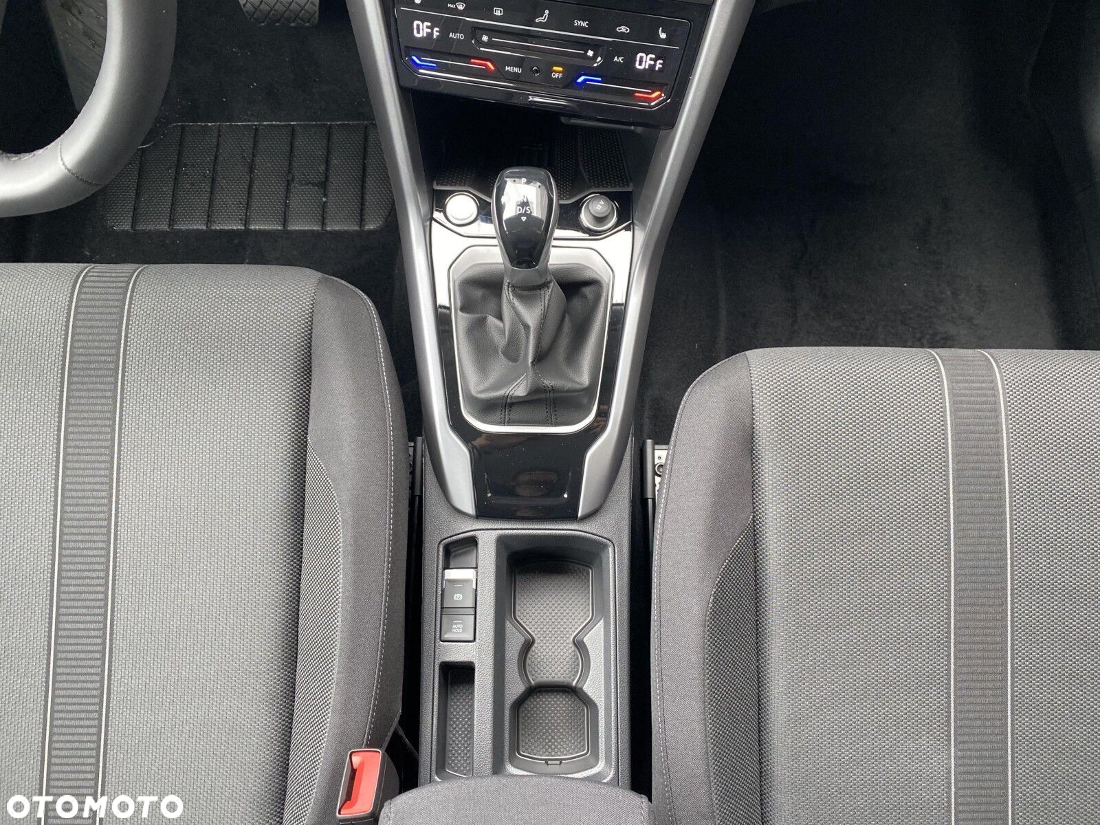 Volkswagen T-Roc - 24