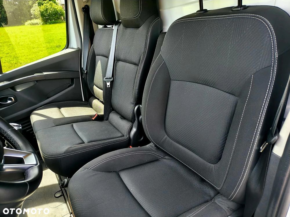 Renault Trafic - 12