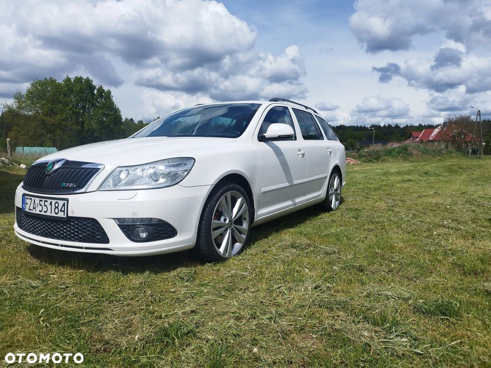 Skoda Octavia 2.0 TDI CR DPF RS - 3