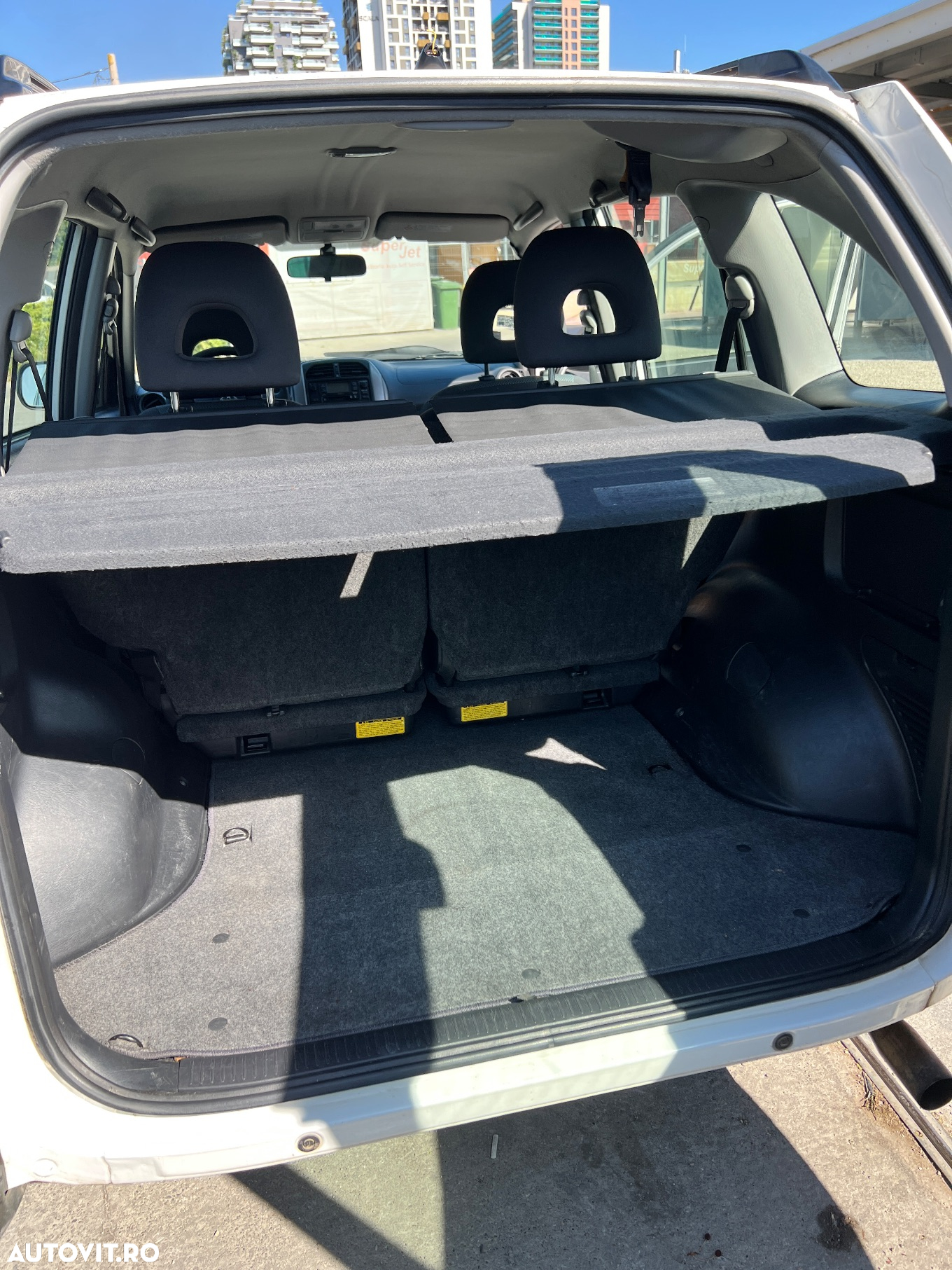 Toyota RAV4 - 11