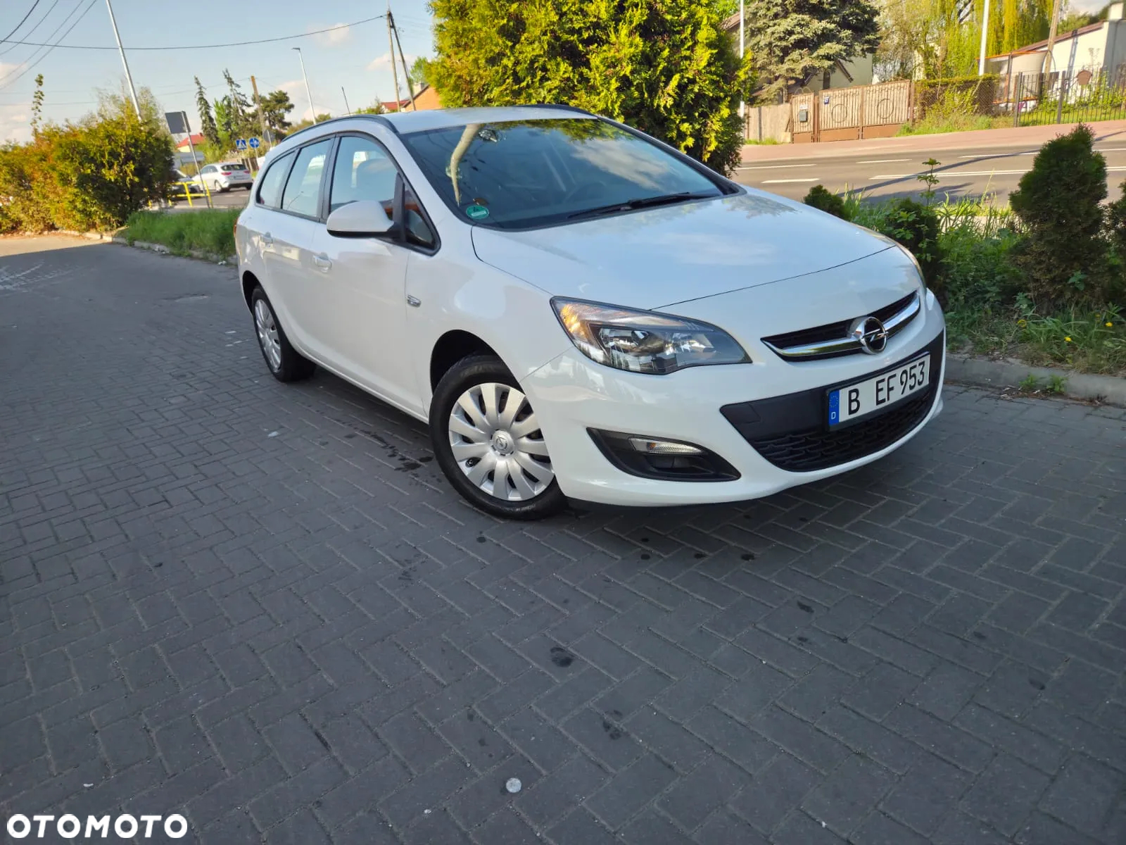 Opel Astra 1.6 Sports Tourer Design Edition - 3