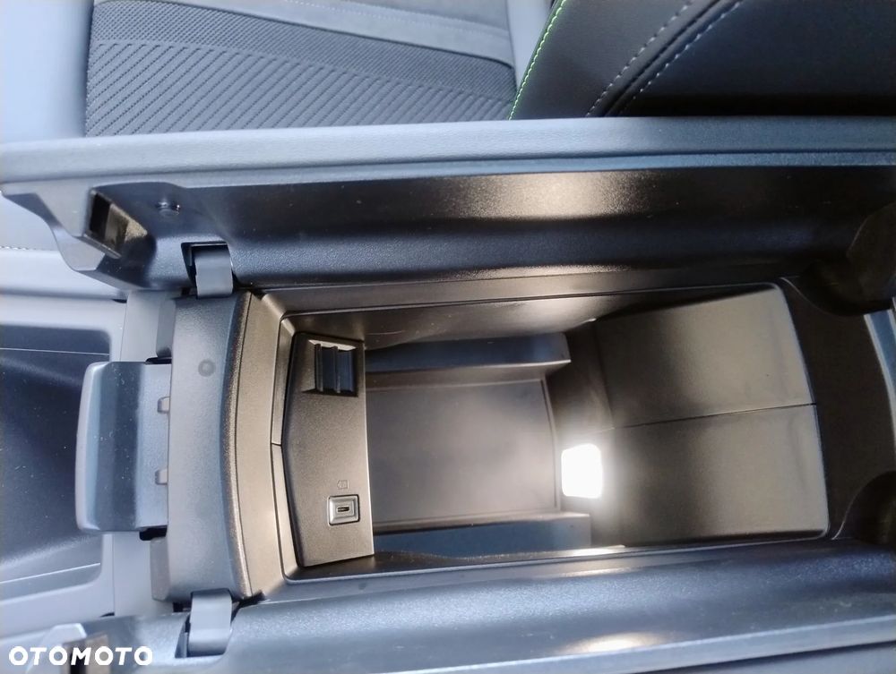 Peugeot 408 1.2 PureTech mHEV GT Exclusive S&S e-DSC6 - 22