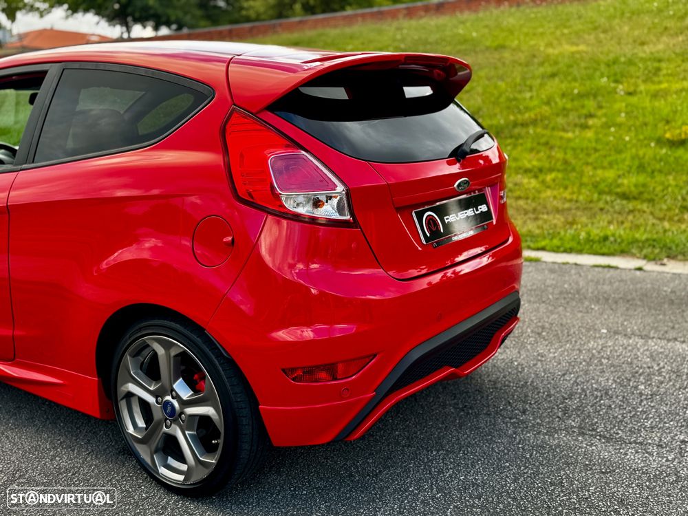 Ford Fiesta 1.6 EcoBoost c/ Pack Pele Desportiva ST - 11
