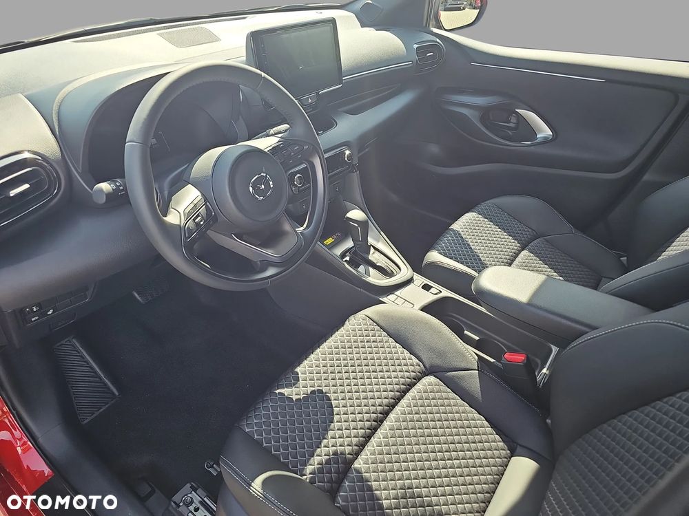 Mazda 2 Hybrid - 12