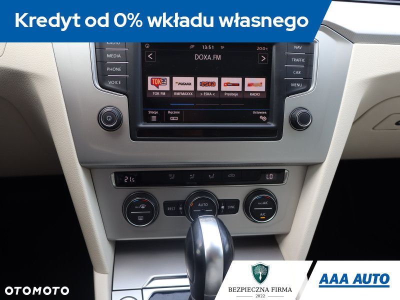 Volkswagen Passat - 13