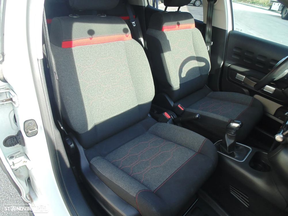 Citroën C3 1.2 PureTech Shine - 19