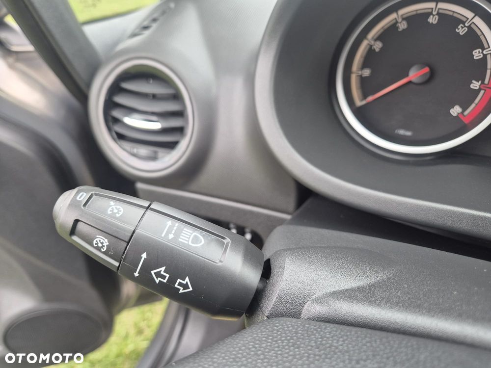 Opel Corsa 1.4 16V Edition - 10