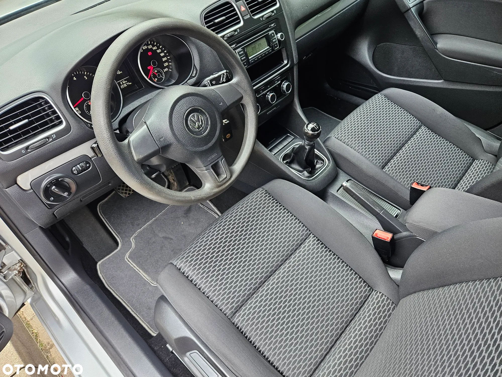 Volkswagen Golf VI 1.6 Comfortline - 9