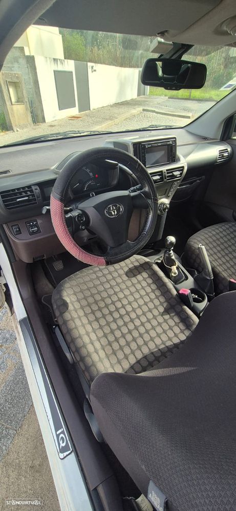 Toyota iQ 1.0 VVT-i 2 NAVI+Bluetooth - 9