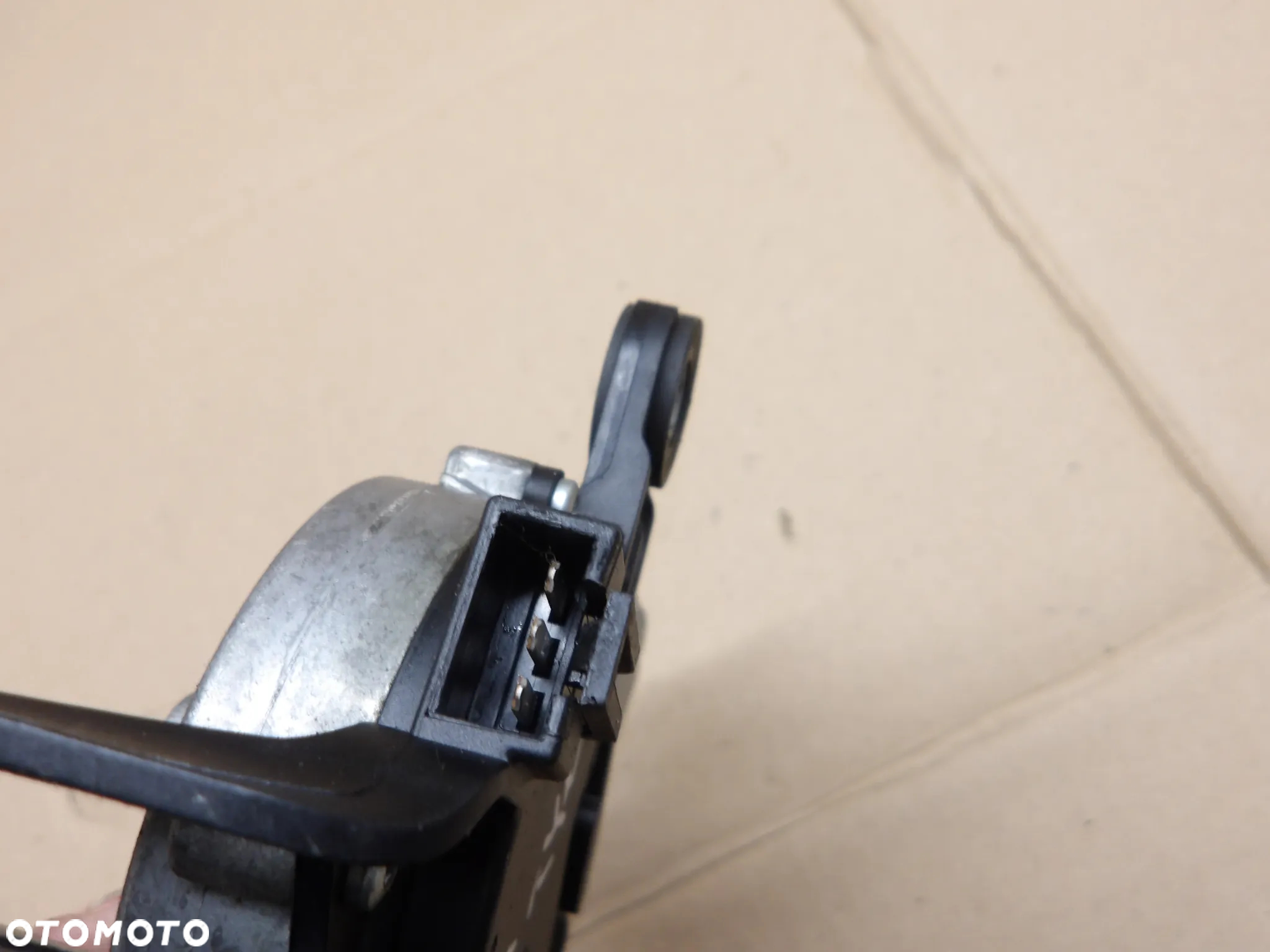 OPEL ASTRA III H HB 5D 1.9D HB 5D SILNICZEK WYCIERACZKI TYLNEJ 13105981 - 3