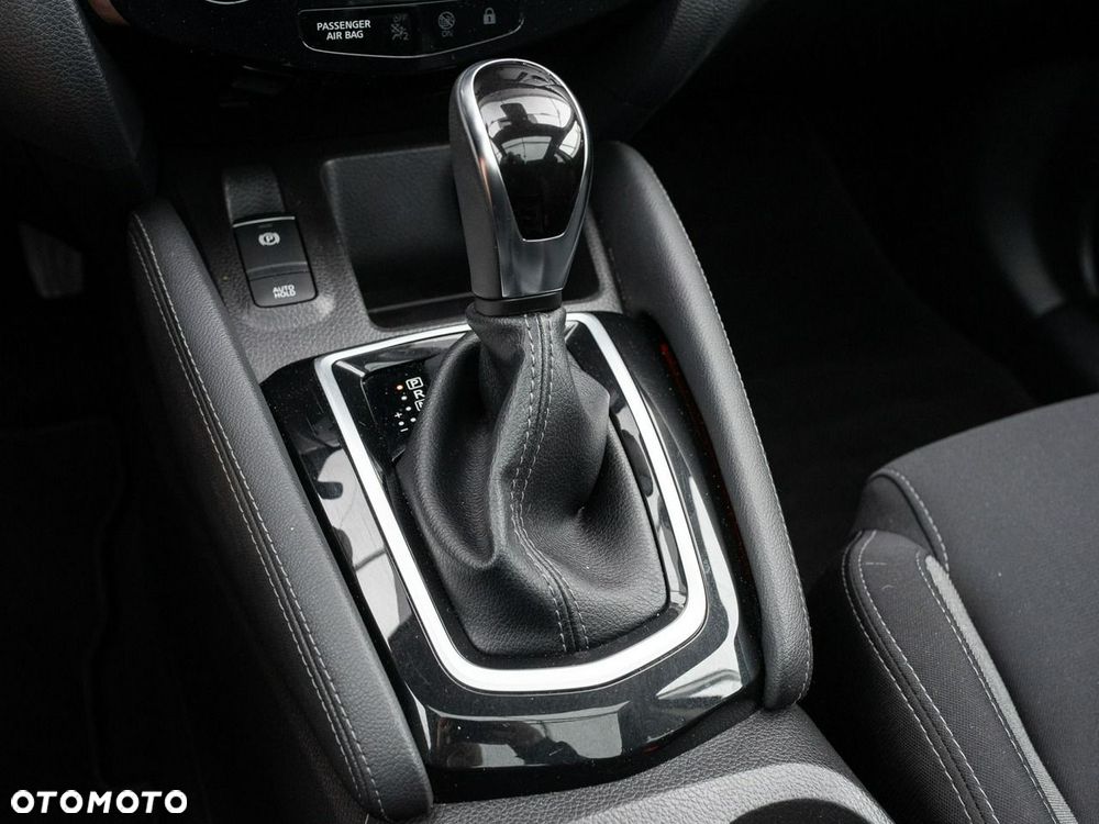 Nissan Qashqai 1.3 DIG-T N-Connecta DCT - 16