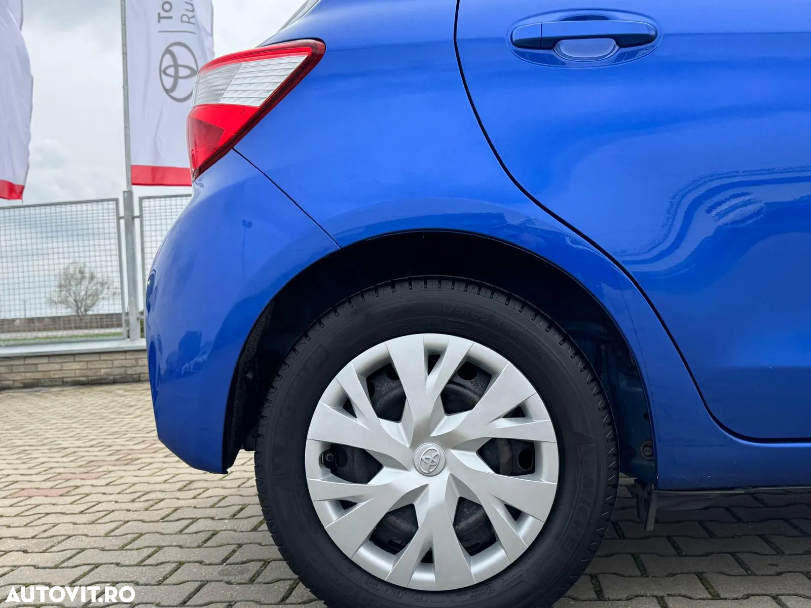 Toyota Yaris 1.0 L Eco - 35