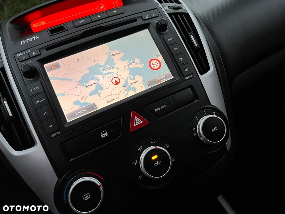 Kia Ceed Cee'd 1.4 L Euro2012 - 21