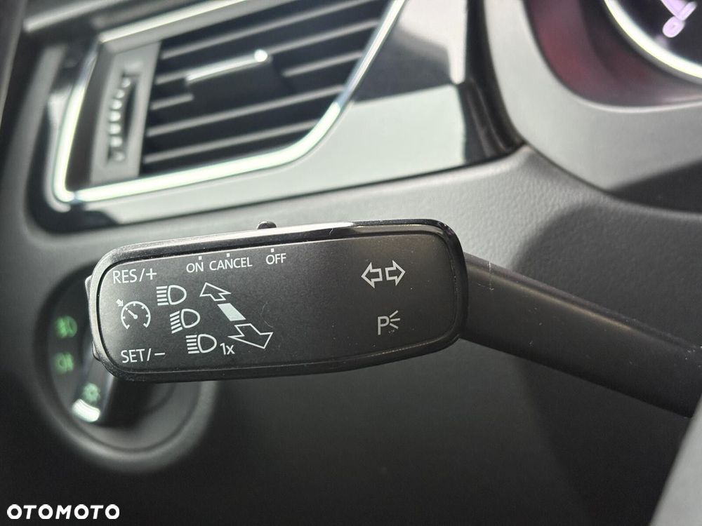 Skoda RAPID 1.0 TSI Style - 22