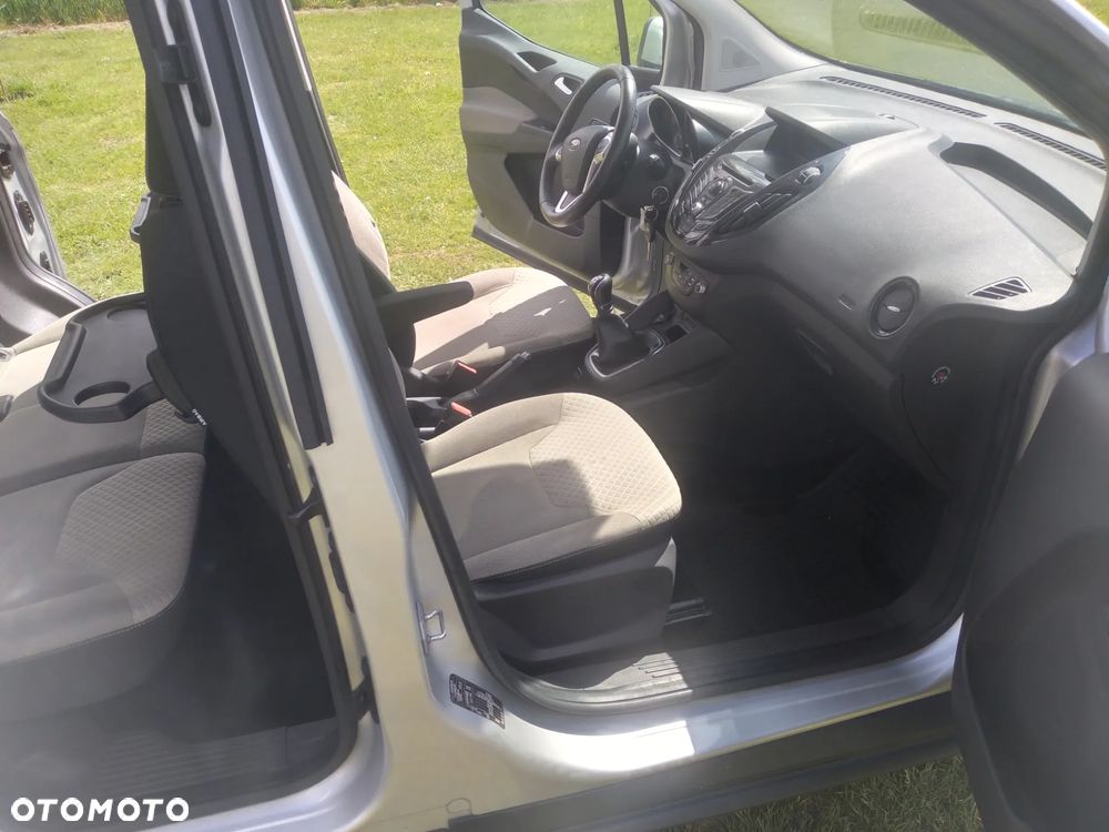 Ford Tourneo Courier - 9