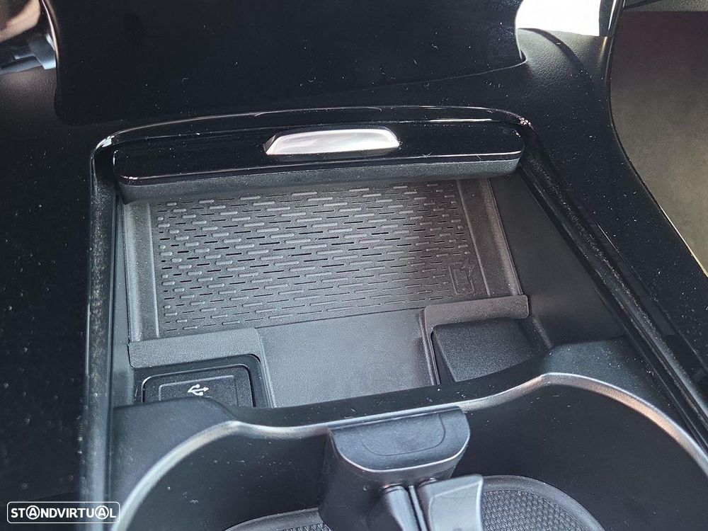 Mercedes-Benz A 250 e 8G-DCT AMG Line - 22