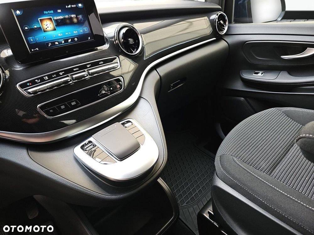 Mercedes-Benz Klasa V - 23