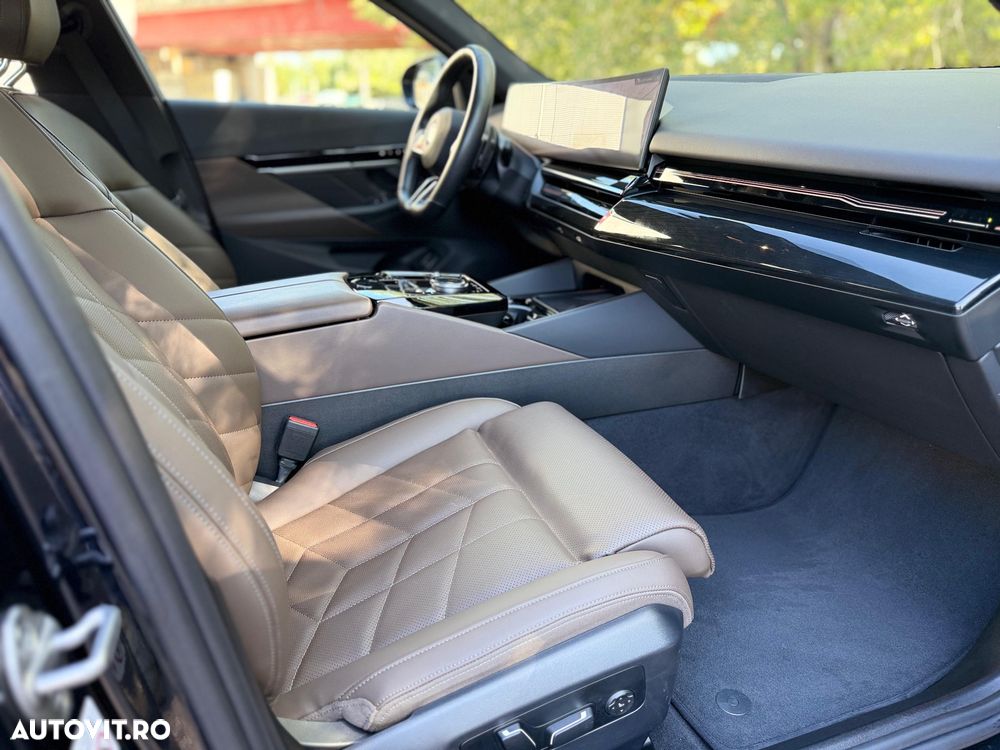 BMW Seria 5 520i AT MHEV - 18