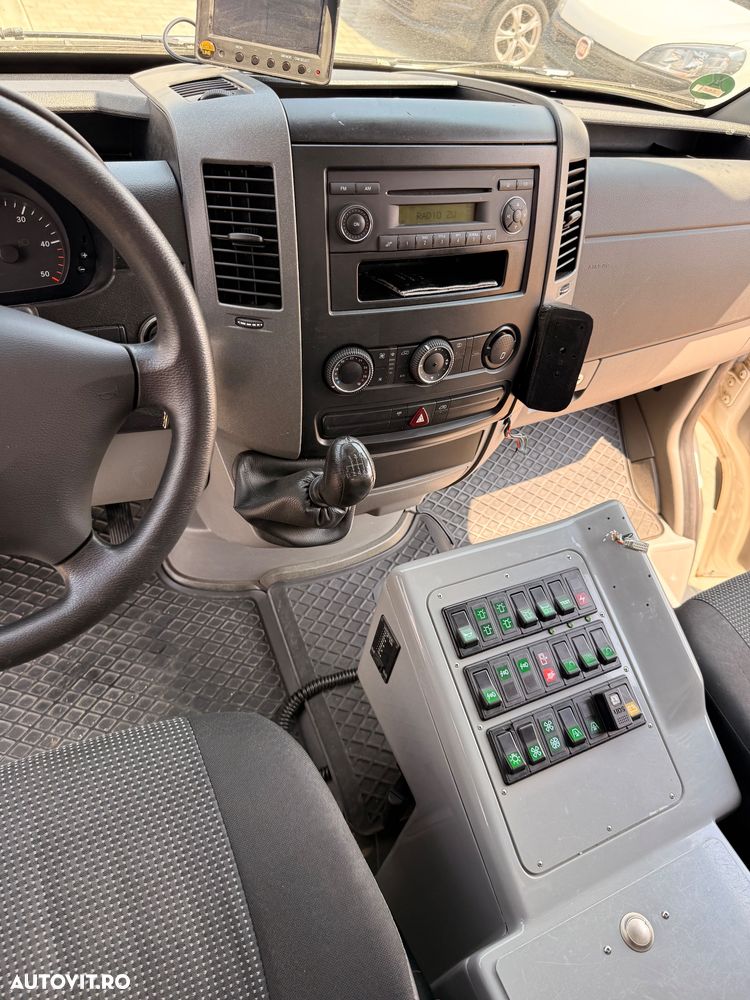 Mercedes-Benz Sprinter - 20
