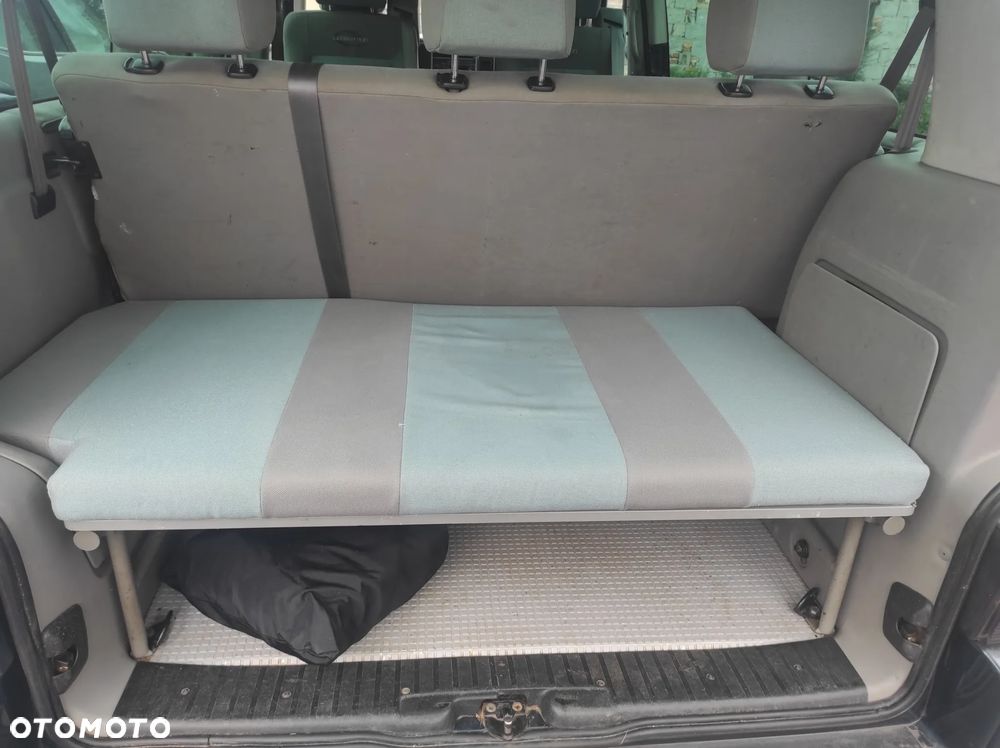 Volkswagen Multivan - 13