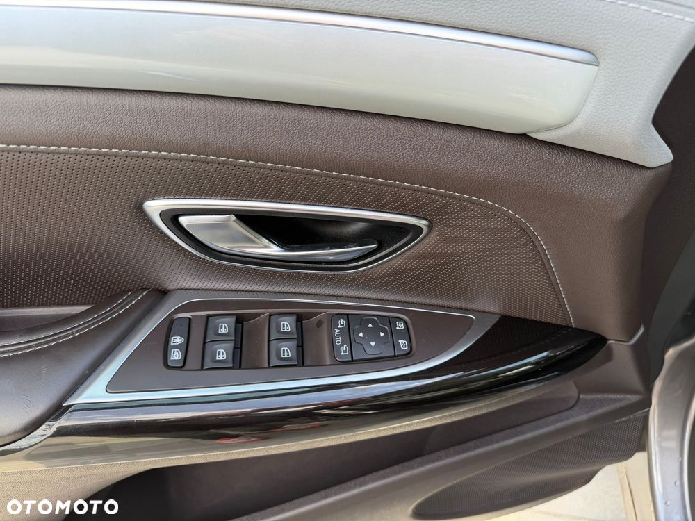 Renault Espace 1.6 dCi Energy Initiale Paris EDC 7os - 35