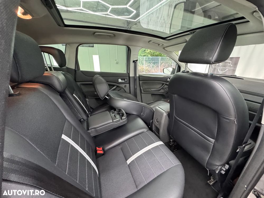 Ford Kuga 2.0 TDCi Powershift 4WD Titanium - 19