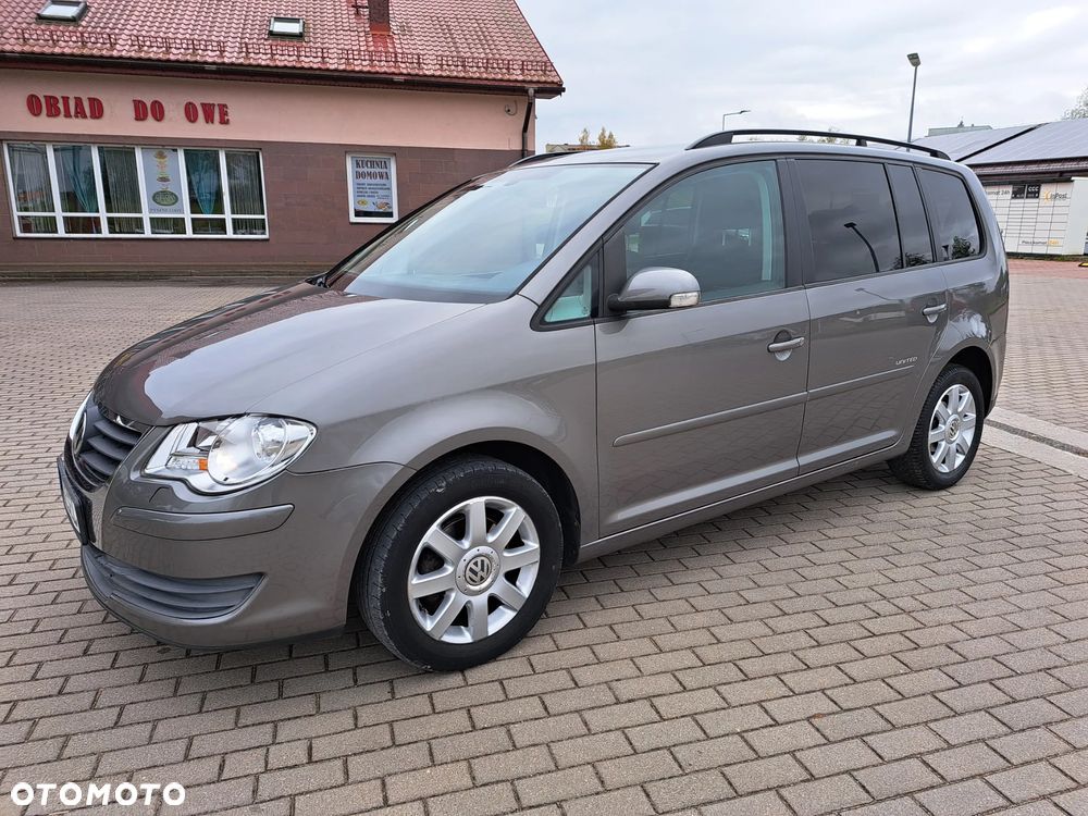 Volkswagen Touran - 10