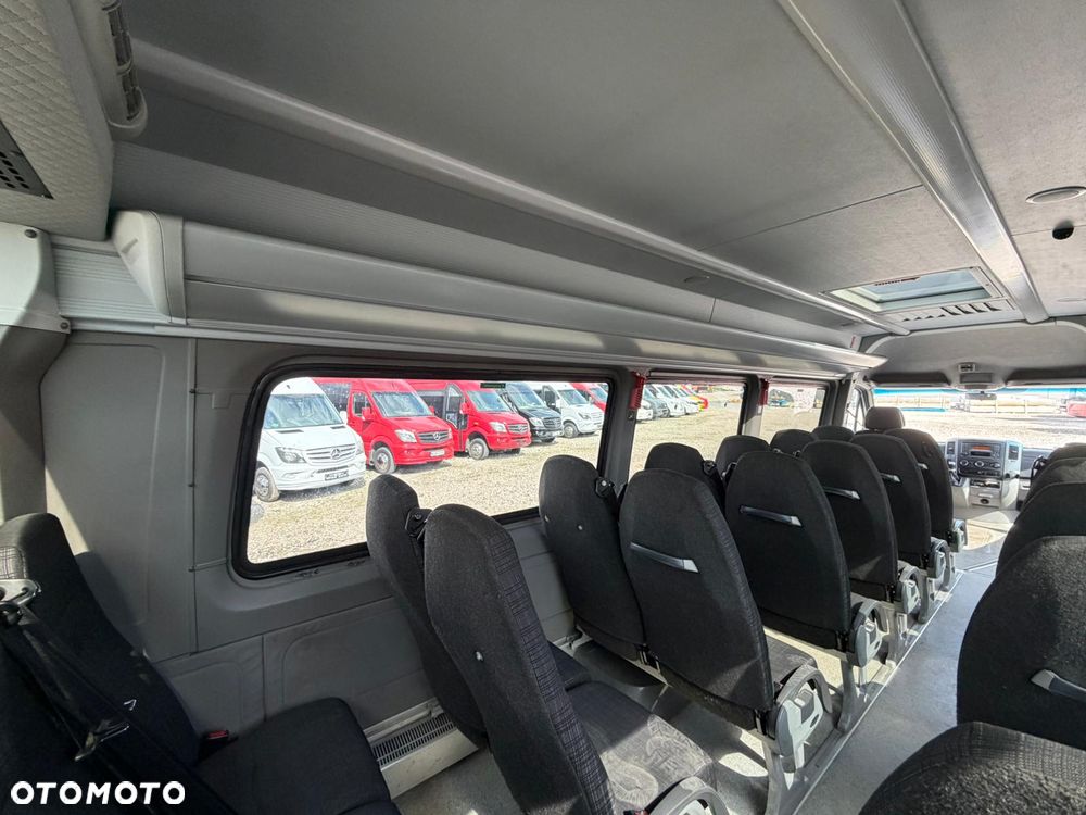 Mercedes-Benz Sprinter 516 - 12