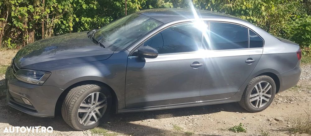 Volkswagen Jetta 1.2 TSI Trendline - 1
