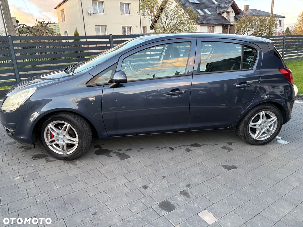 Opel Corsa 1.2 16V Cosmo - 9