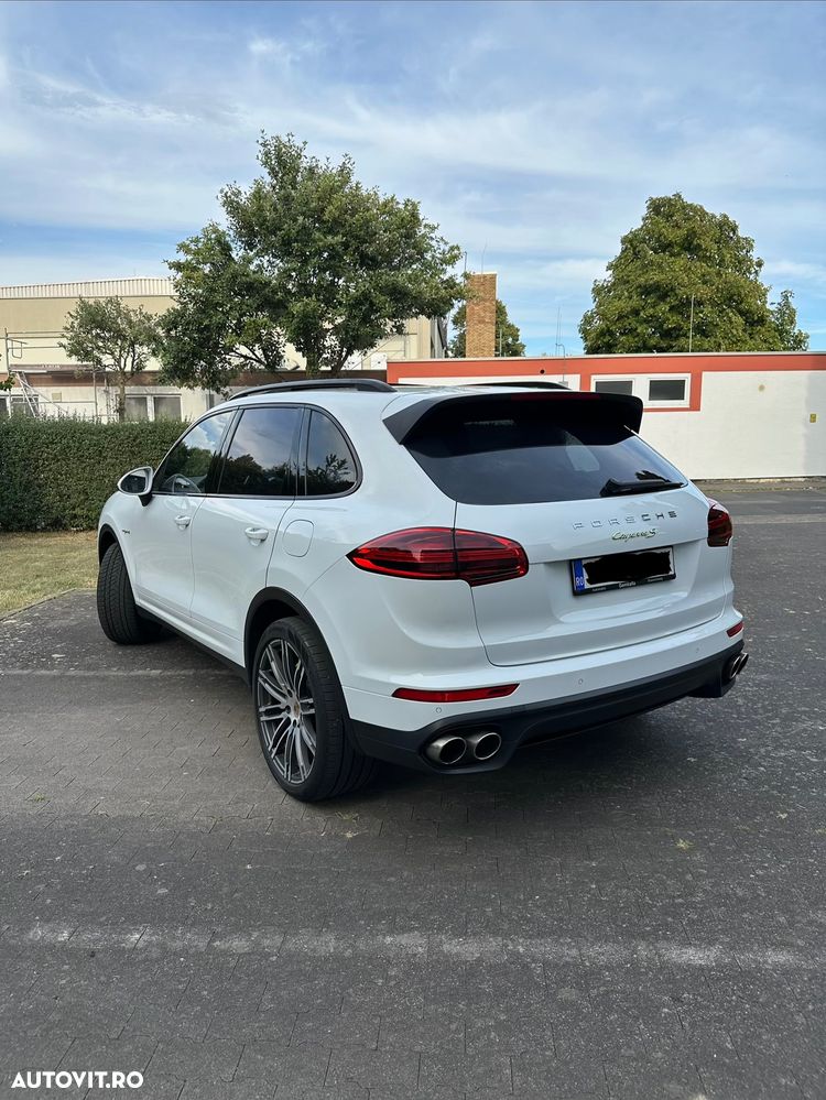 Porsche Cayenne - 3