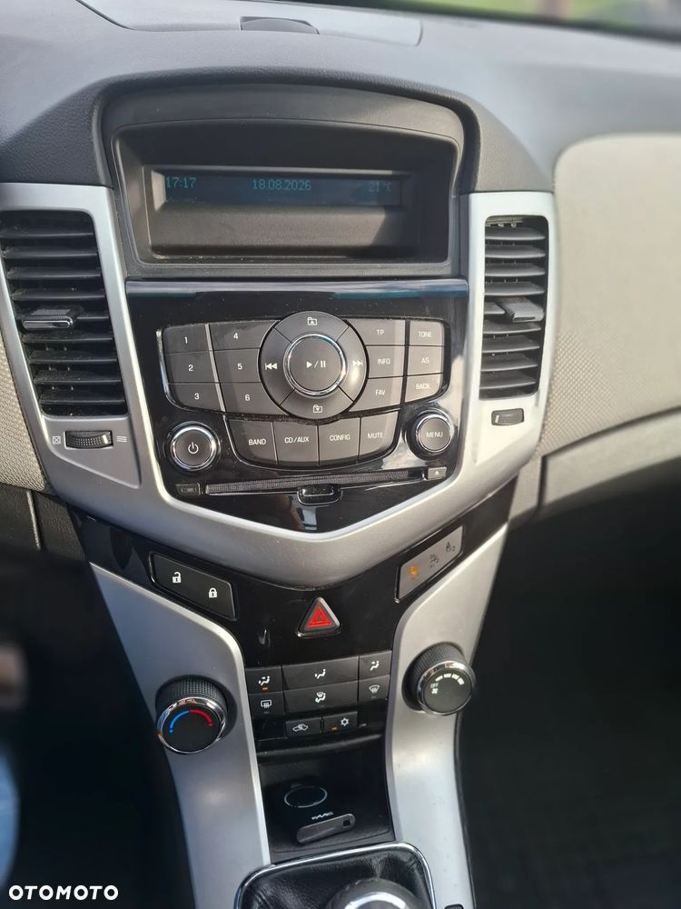 Chevrolet Cruze 1.6 LS - 20