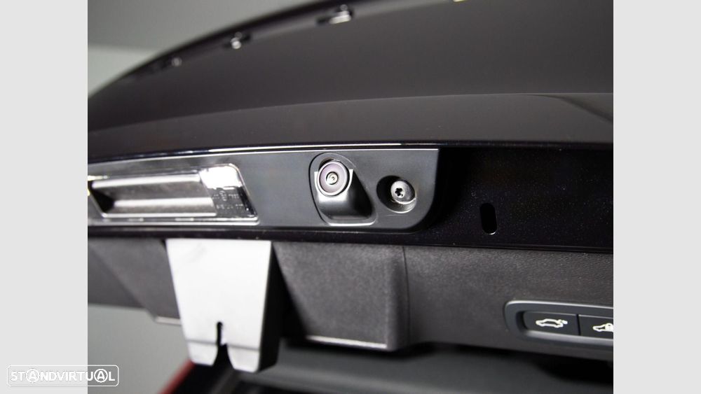 Volvo EX40 82 kWh Single Motor Extended Range Black Edition - 22