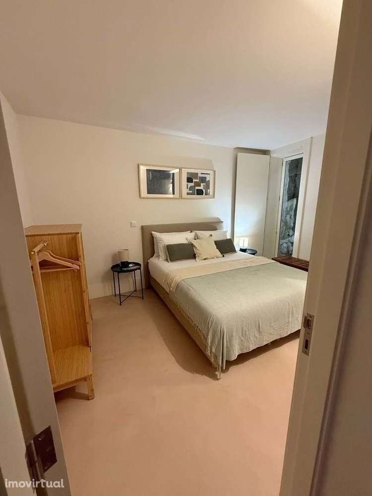 T1 Ribeira | Escadas dos Guindais | Licença AL - Grande imagem: 3/10