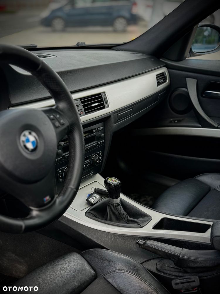 BMW Seria 3 318i - 25