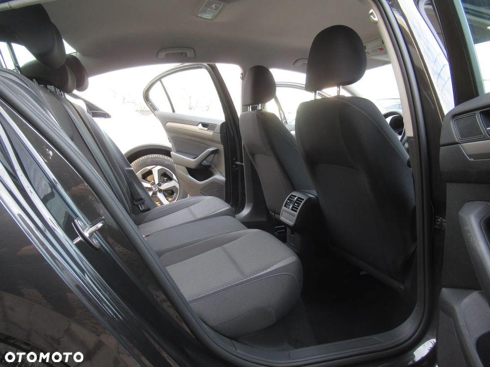 Volkswagen Passat 1.5 TSI EVO Essence - 9