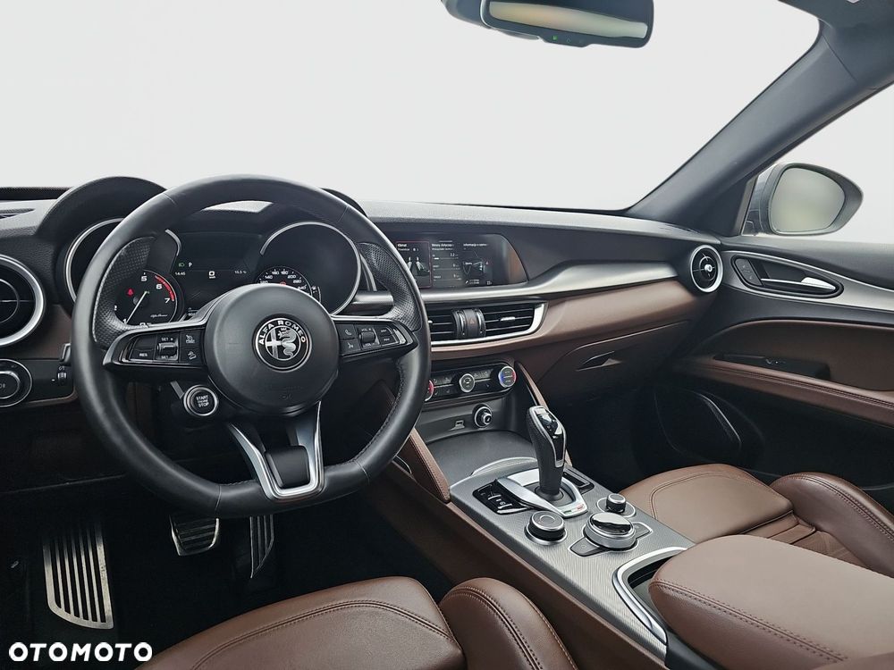 Alfa Romeo Stelvio 2.0 Turbo Veloce Q4 - 28