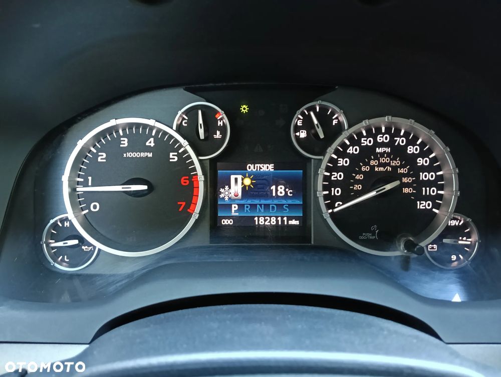 Toyota Tundra 5.7 4x4 Double Cab SR5 - 33