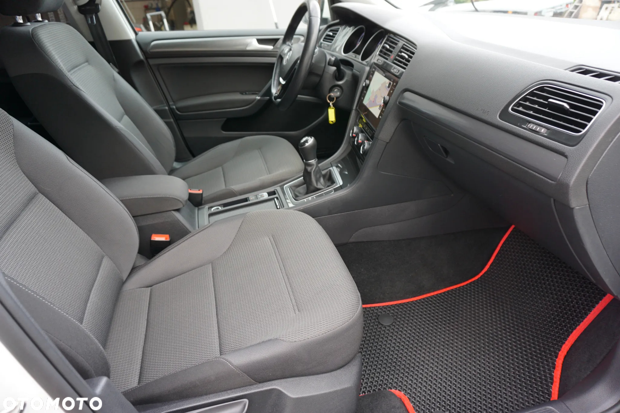 Volkswagen Golf 1.6 TDI SCR Comfortline - 17