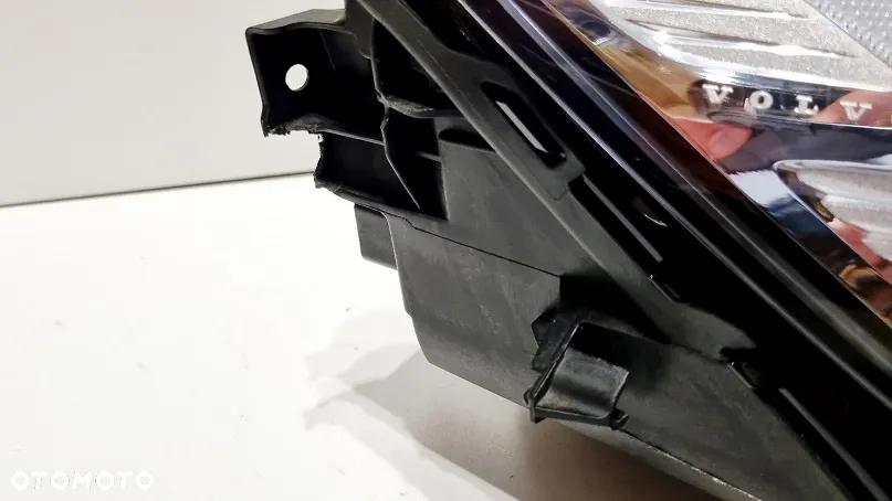 REFLEKTOR PRAWY LEWY MID LED VOLVO XC60 II LIFT 20- EUROPA - 10