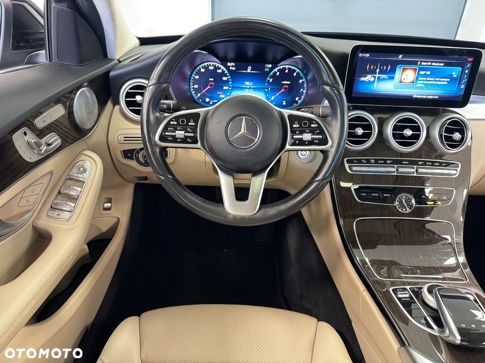 Mercedes-Benz Klasa C 400 4-Matic 7G-TRONIC - 13