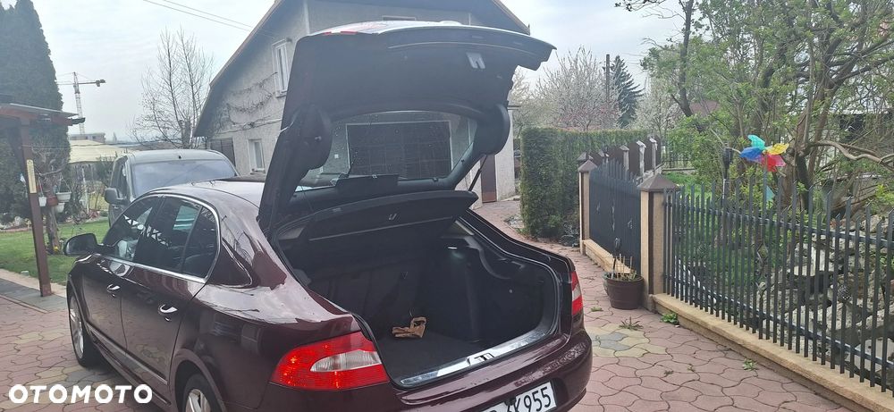 Skoda Superb 2.0 TDI 4x4 Elegance - 2