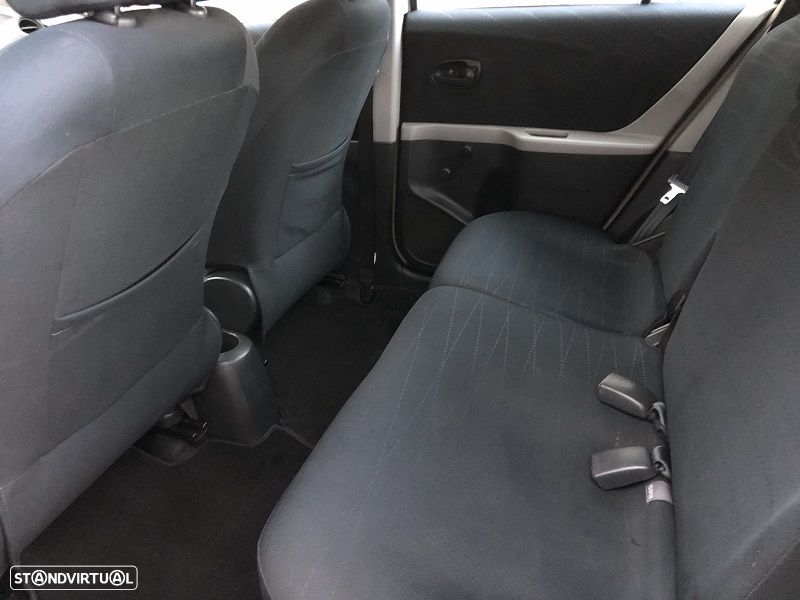 Toyota Yaris 1.0 VVT-i AC Manual - 19