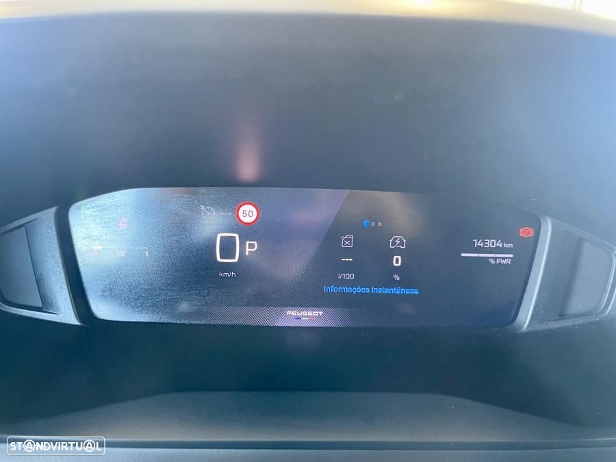 Peugeot 2008 1.2 Hybrid Allure e-DCS6 - 28