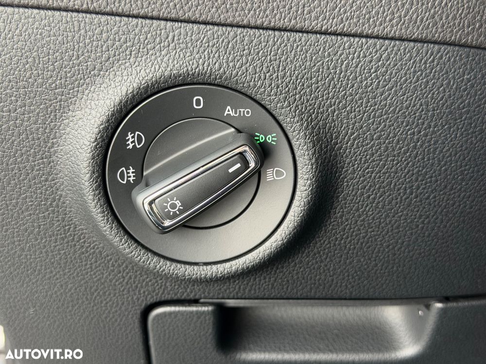 Skoda Superb 2.0 TDI DSG Sportline - 38